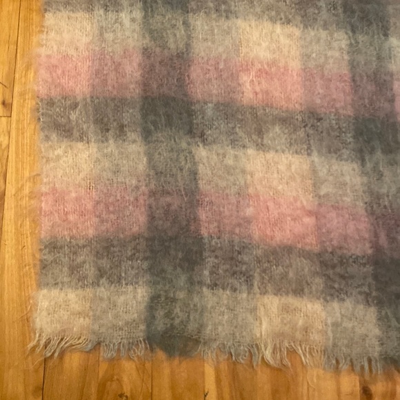 Vintage Hudson’s bay mohair wrap  Scarf - Picture 5 of 10